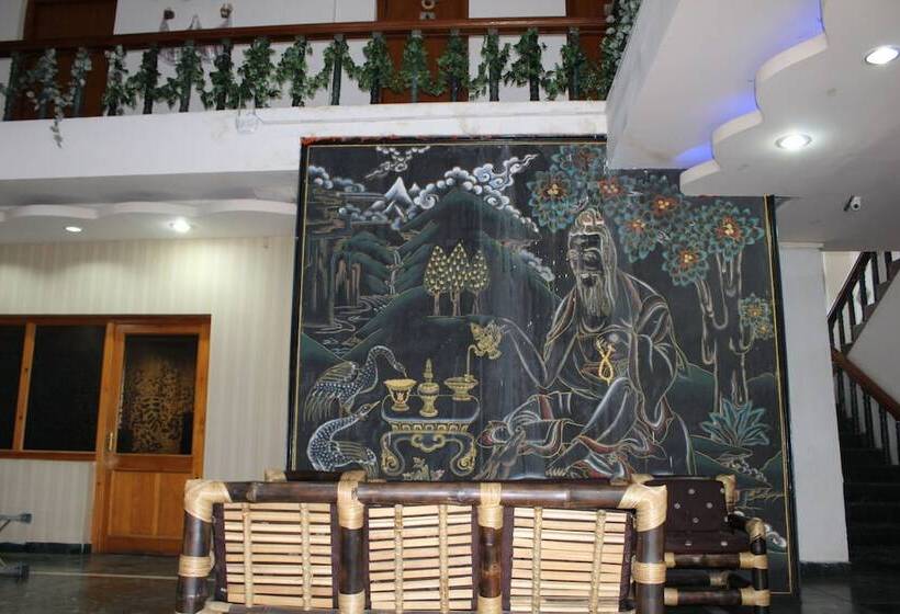 هتل Bhutan Centennial Tavern