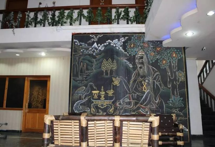 هتل Bhutan Centennial Tavern