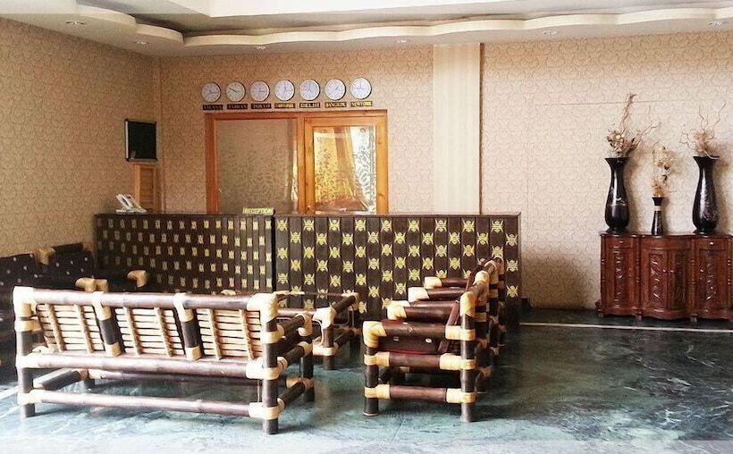 هتل Bhutan Centennial Tavern