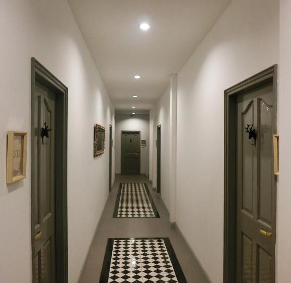 Bloom Boutique Hotel & Cafe