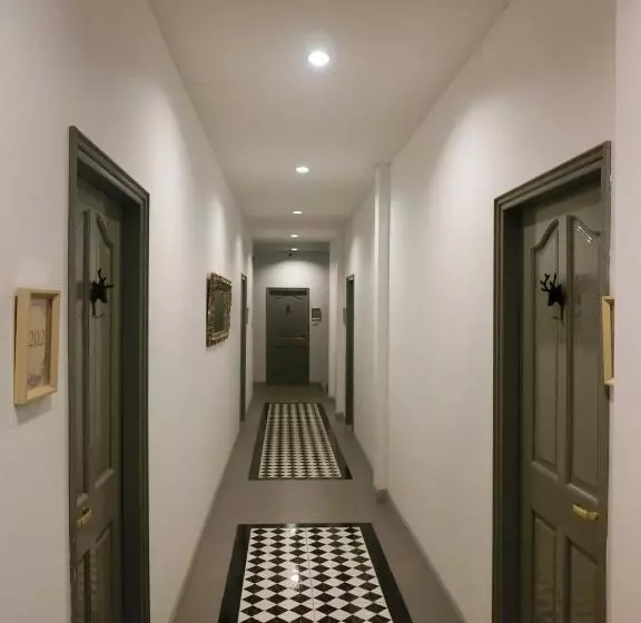 Bloom Boutique Hotel & Cafe