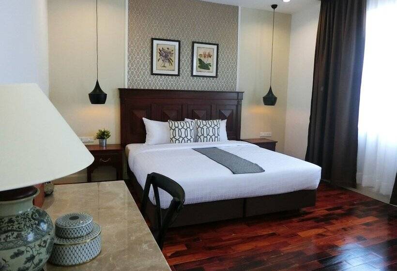 Bloom Boutique Hotel & Cafe