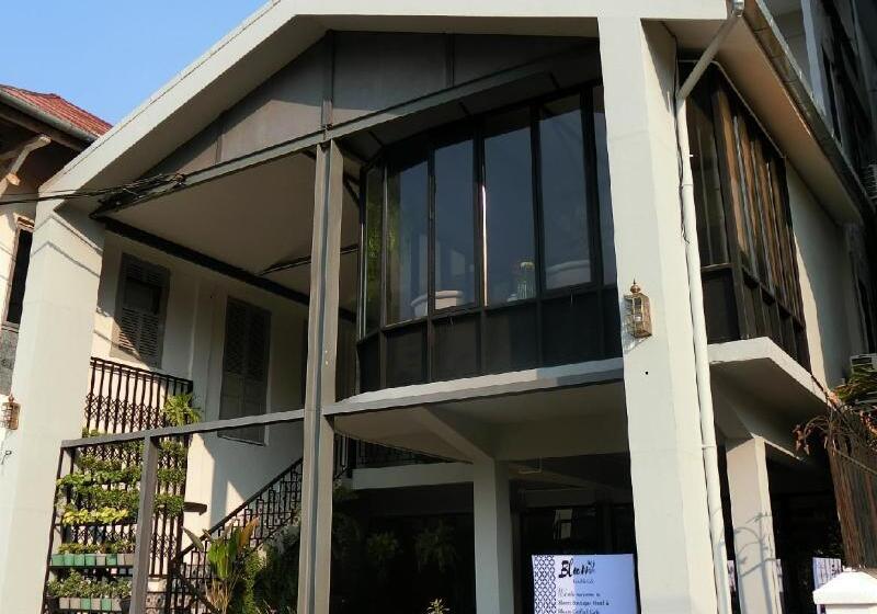 Bloom Boutique Hotel & Cafe