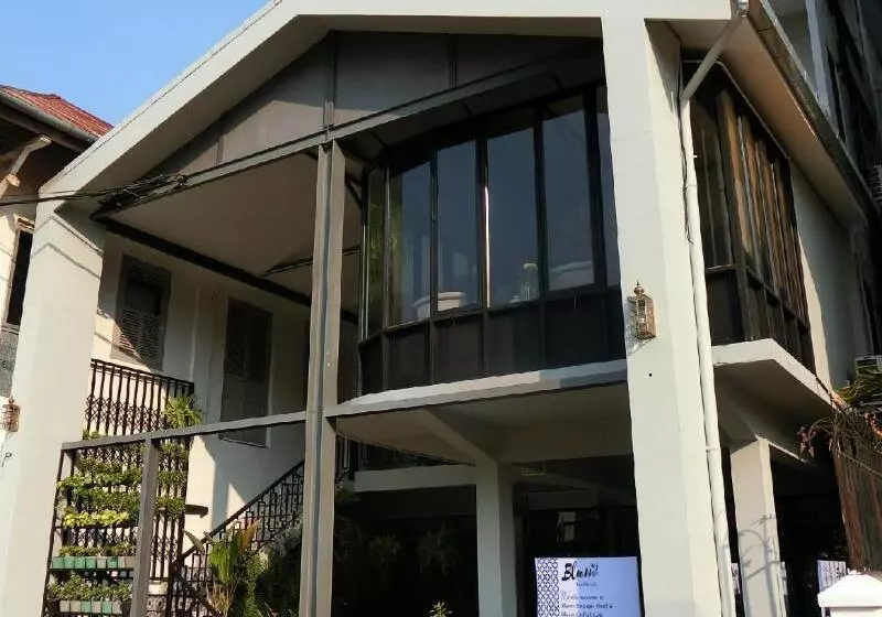 Bloom Boutique Hotel & Cafe