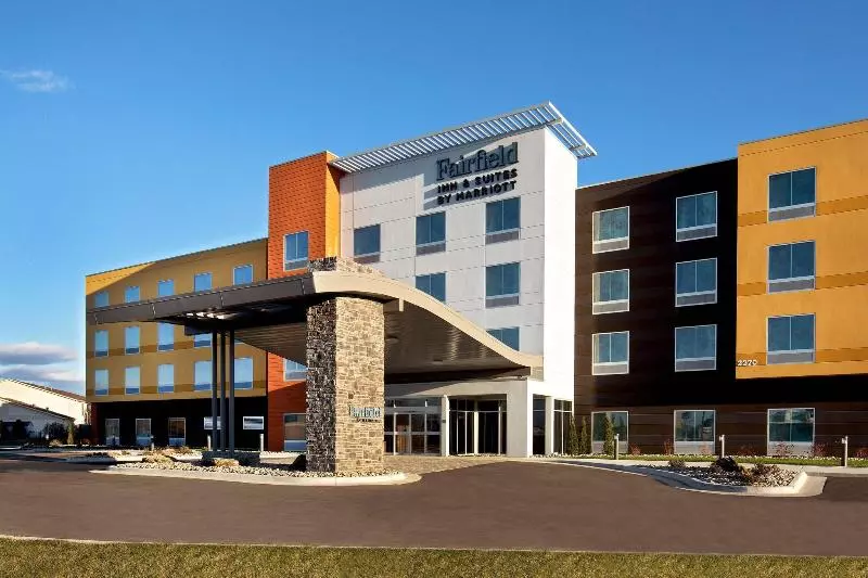 ホテル Fairfield Inn & Suites By Marriott Mcpherson