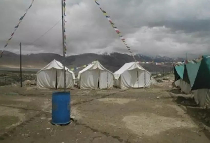 ホテル Golden Mark Camp