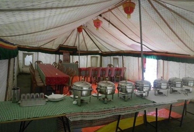 호텔 Golden Mark Camp