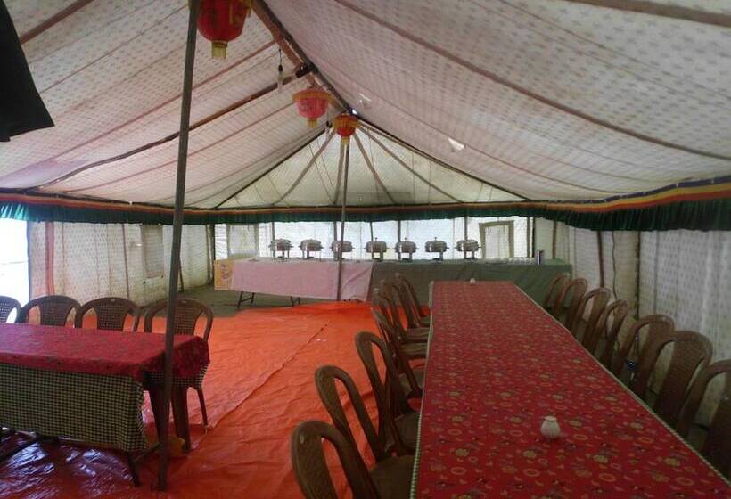 호텔 Golden Mark Camp