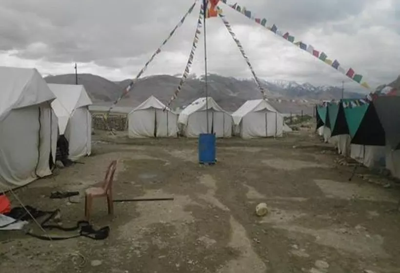 ホテル Golden Mark Camp