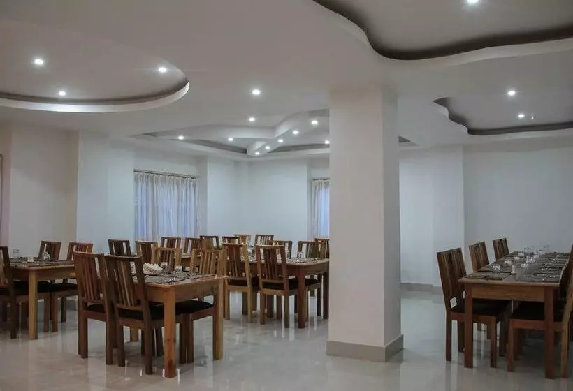 هتل Lhaki Yangchak Residency