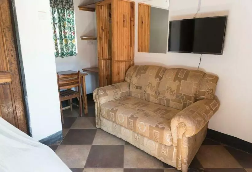 هتل Okavango Lodge