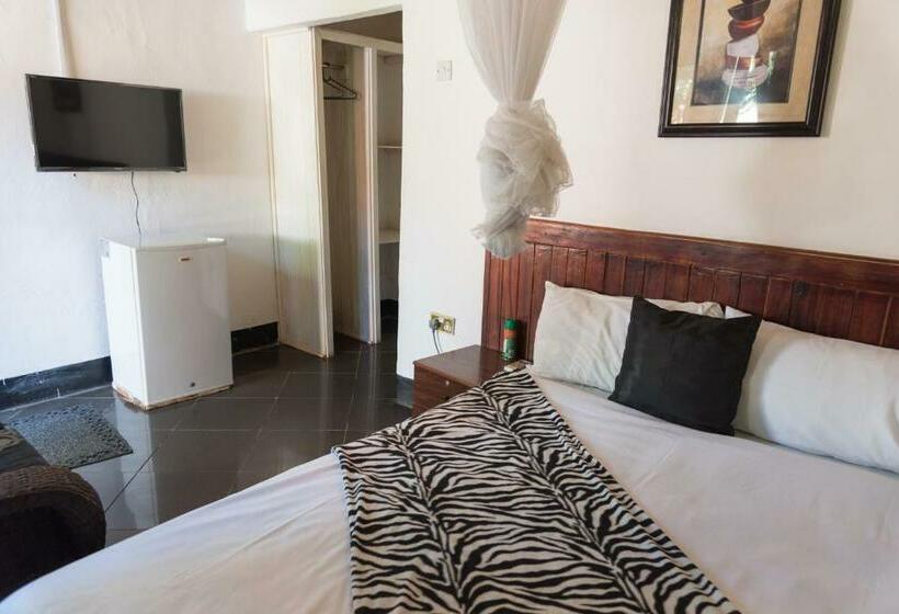 هتل Okavango Lodge