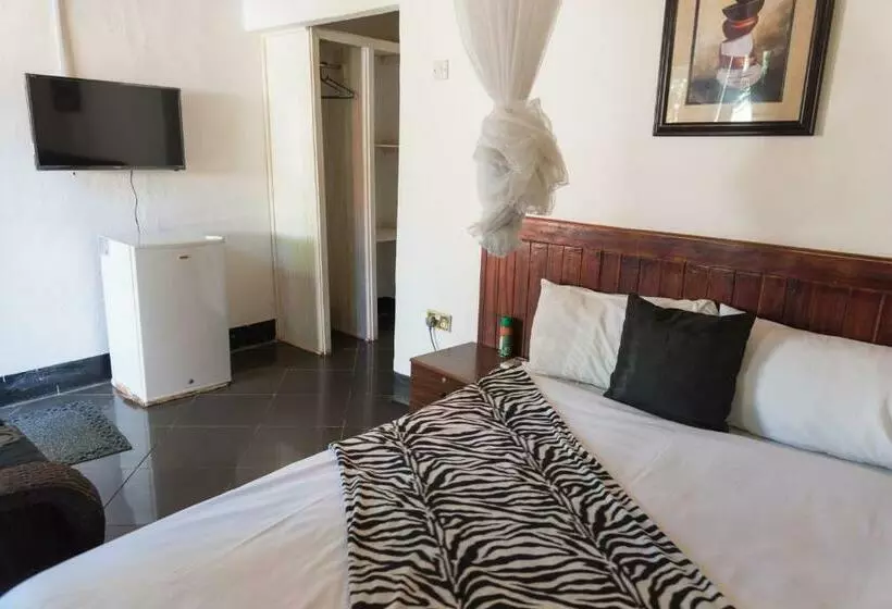 هتل Okavango Lodge