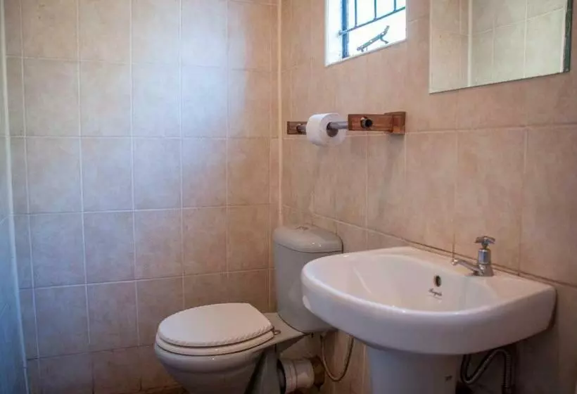 هتل Okavango Lodge