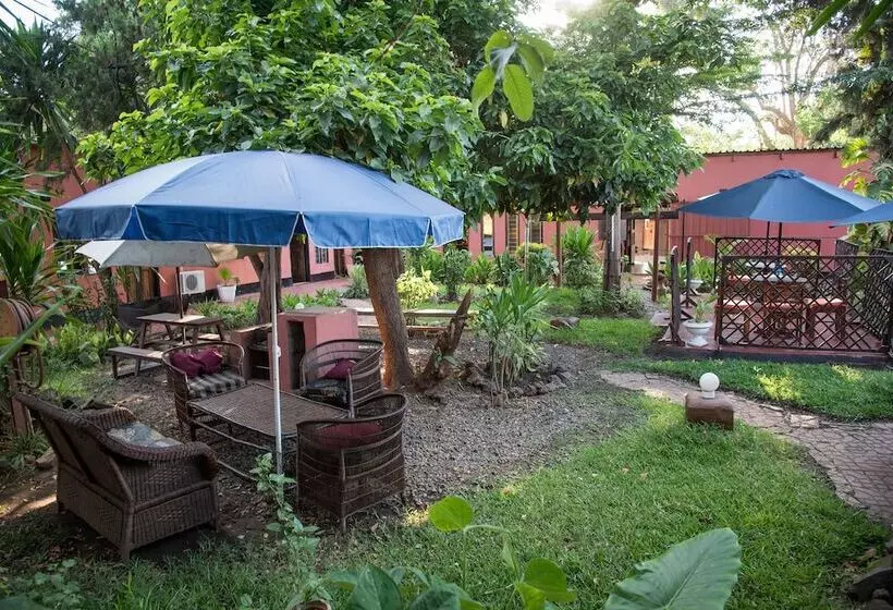 هتل Okavango Lodge