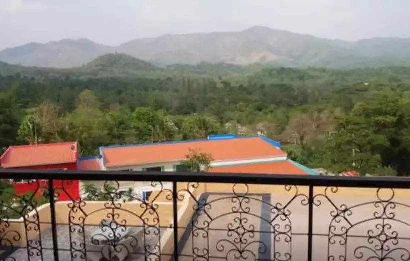 Hotelli The Location