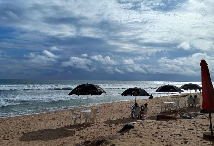 هتل Tropicana Beach & Resort