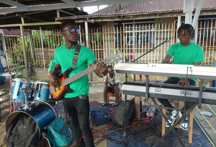 هتل Tropicana Beach & Resort