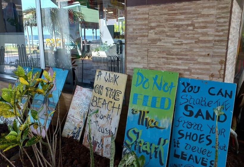 هتل Tropicana Beach & Resort