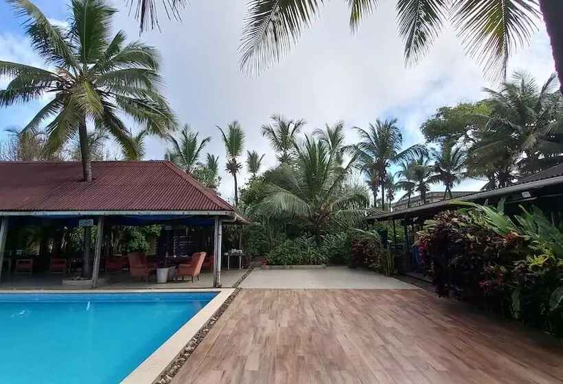 هتل Tropicana Beach & Resort