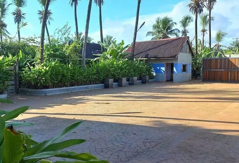 هتل Tropicana Beach & Resort