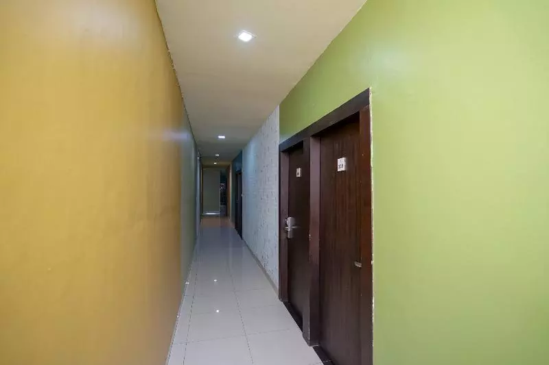 ホテル Urbanview  Best Skip Palembang