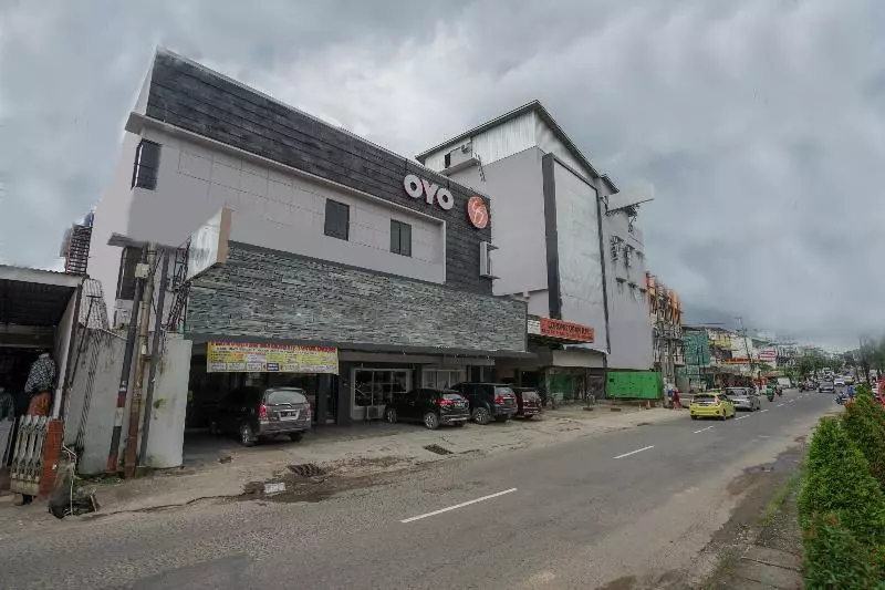 ホテル Urbanview  Best Skip Palembang