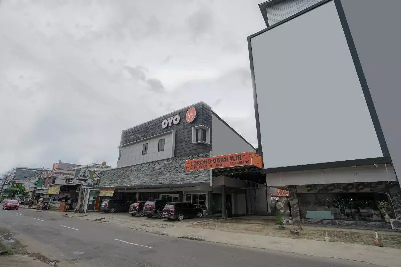 ホテル Urbanview  Best Skip Palembang