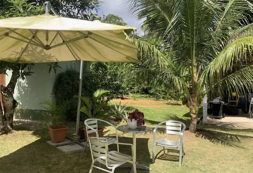 پانسیون The Orchard Holiday Home