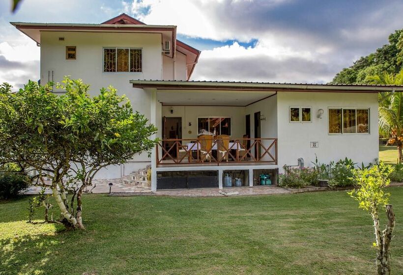 پانسیون The Orchard Holiday Home