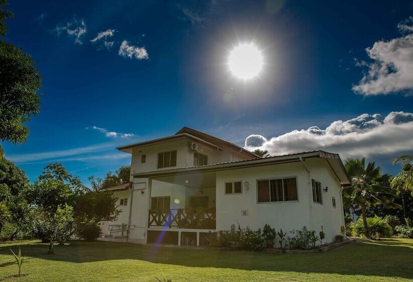 پانسیون The Orchard Holiday Home