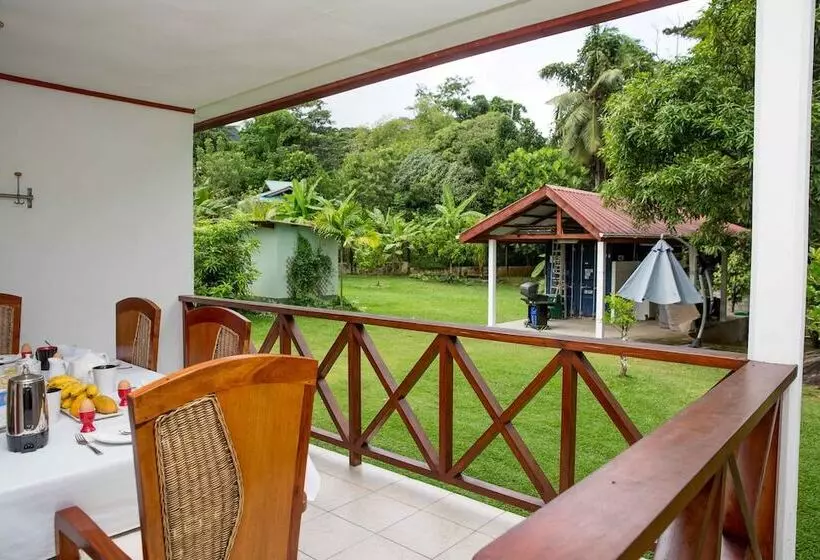 پانسیون The Orchard Holiday Home