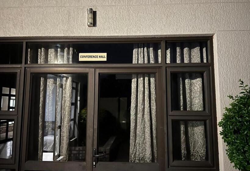 پانسیون Tsumeb Guesthouse Kamho