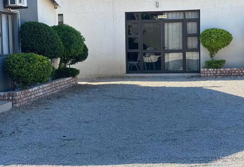 پانسیون Tsumeb Guesthouse Kamho