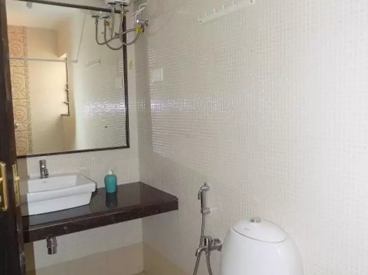 Apartment Near Candolim Beach  Cm050