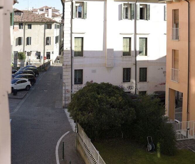 تختخواب و صبحانه Castelmenardo39