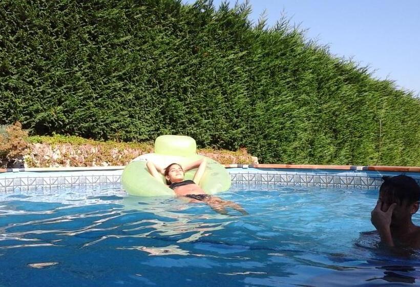 مبيت وإفطار O Chalet