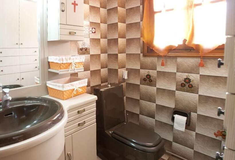 Georgie S Luxury Villa