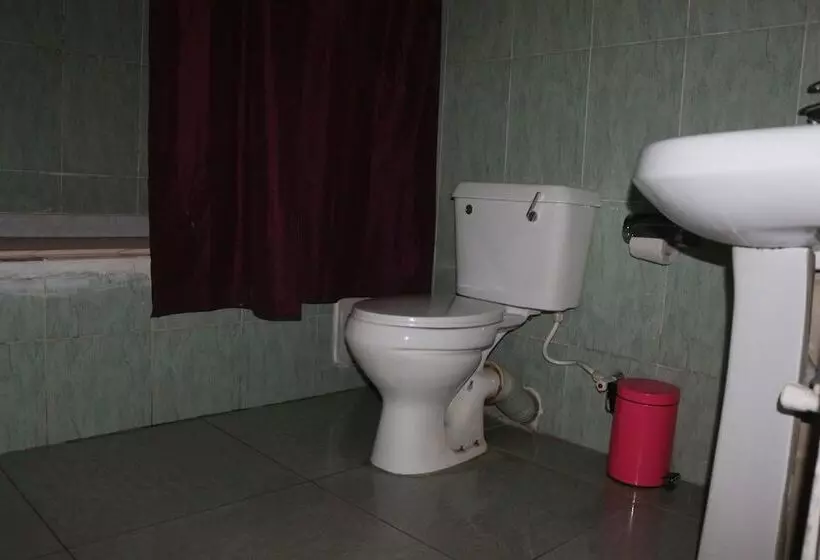 هتل Albert Suites