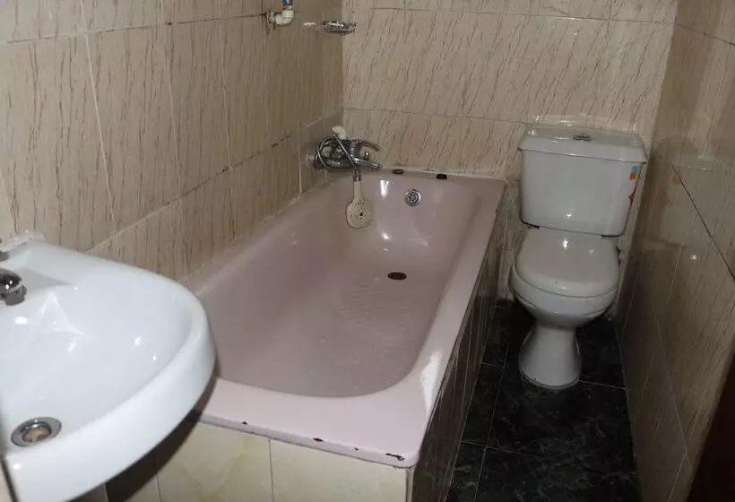 هتل Albert Suites