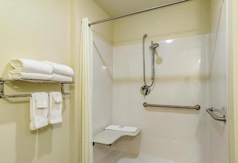 Cobblestone Hotel & Suites Victor