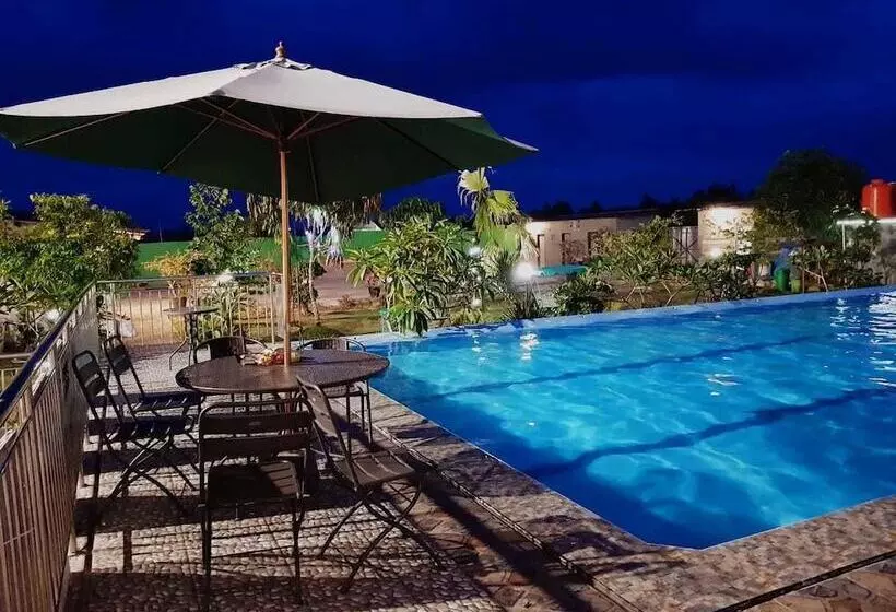 ホテル Fortune Front One  Kendari