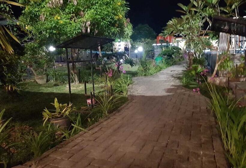 Отель Fortune Front One Kendari