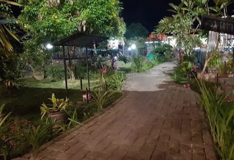 ホテル Fortune Front One  Kendari