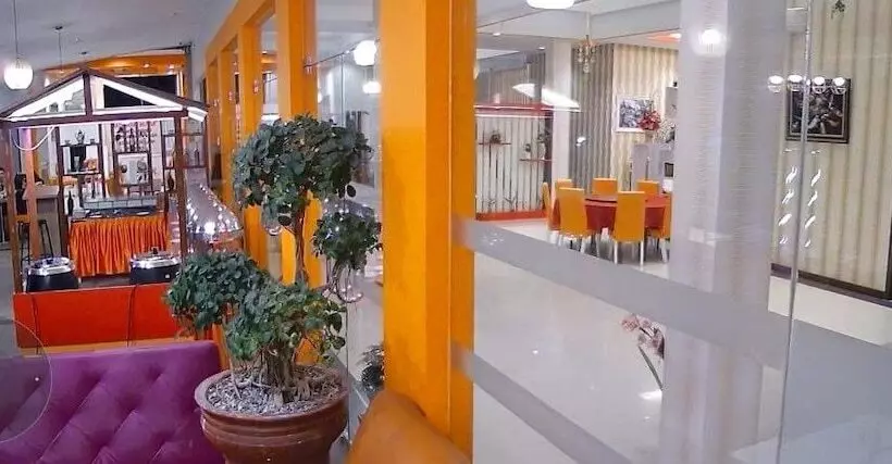 ホテル Fortune Front One  Kendari