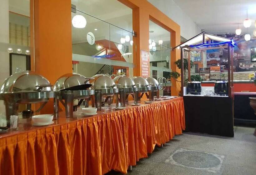 Отель Fortune Front One Kendari