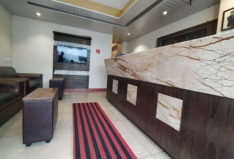 فندق Highland Residency