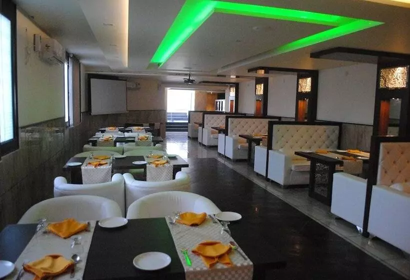 Hotelli Mansarover Paradise