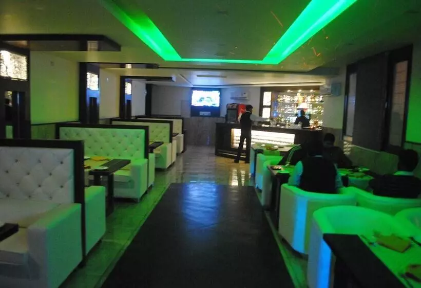 Hotelli Mansarover Paradise
