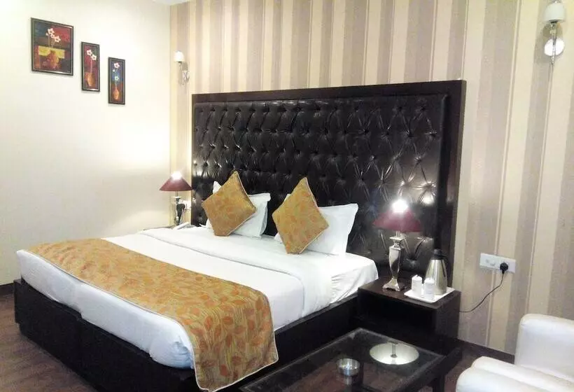 Hotelli Mansarover Paradise